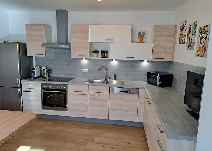 Kristall Apartament Tux