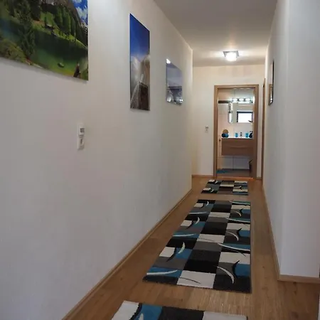 Kristall Apartament Tux